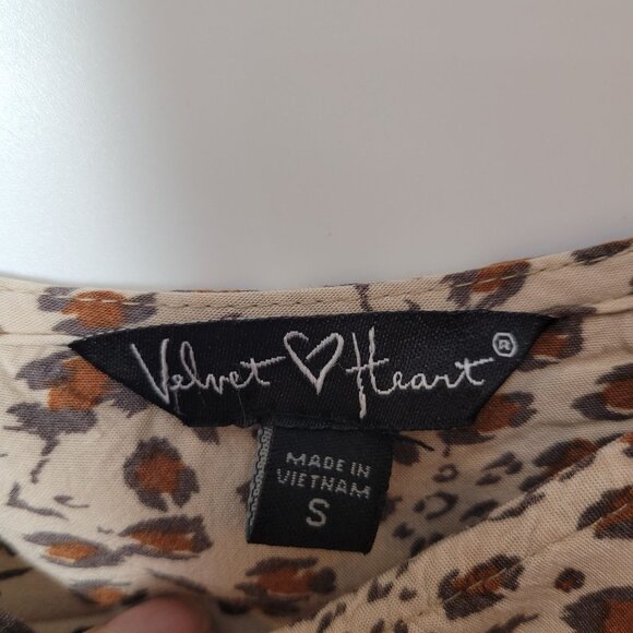 Velvet Heart Womens Leopard Print Short Sleeve Top S 100% Rayon Beige & Brown - Picture 2 of 13